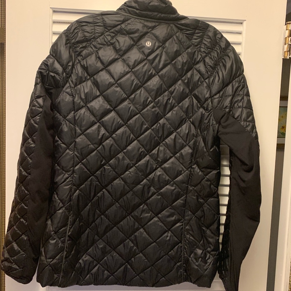 Lulu Lemon jacket. Perfect for athlete!